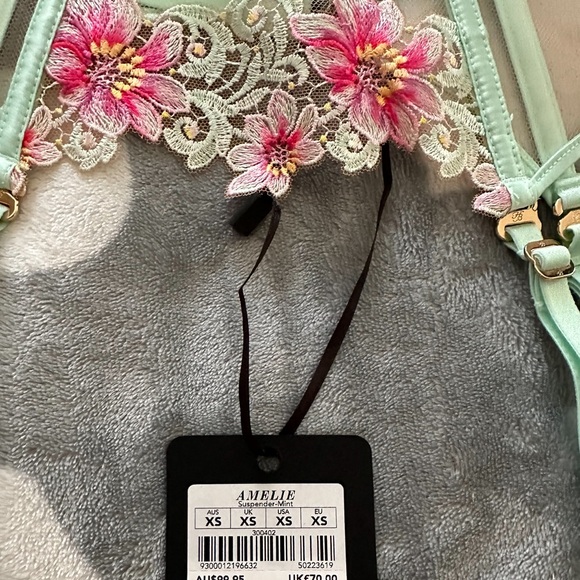 AMELIE MINT GARTER BELT - Picture 13 of 13